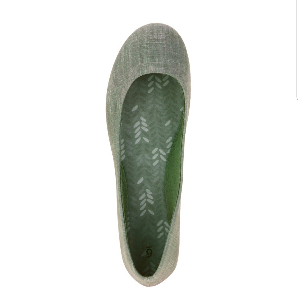 Women's Classic Flats - Picture 2 of 7
